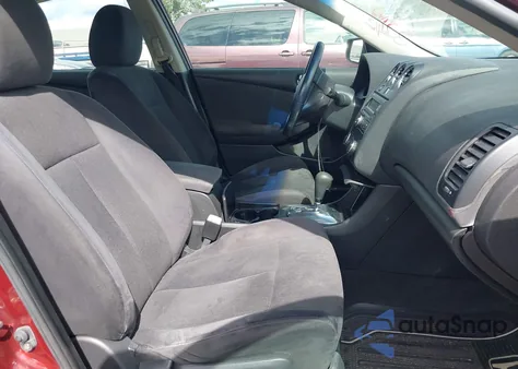 2011 Nissan Altima 2.5 S z USA, uszkodzony, nr VIN 1N4AL2AP0BC141676